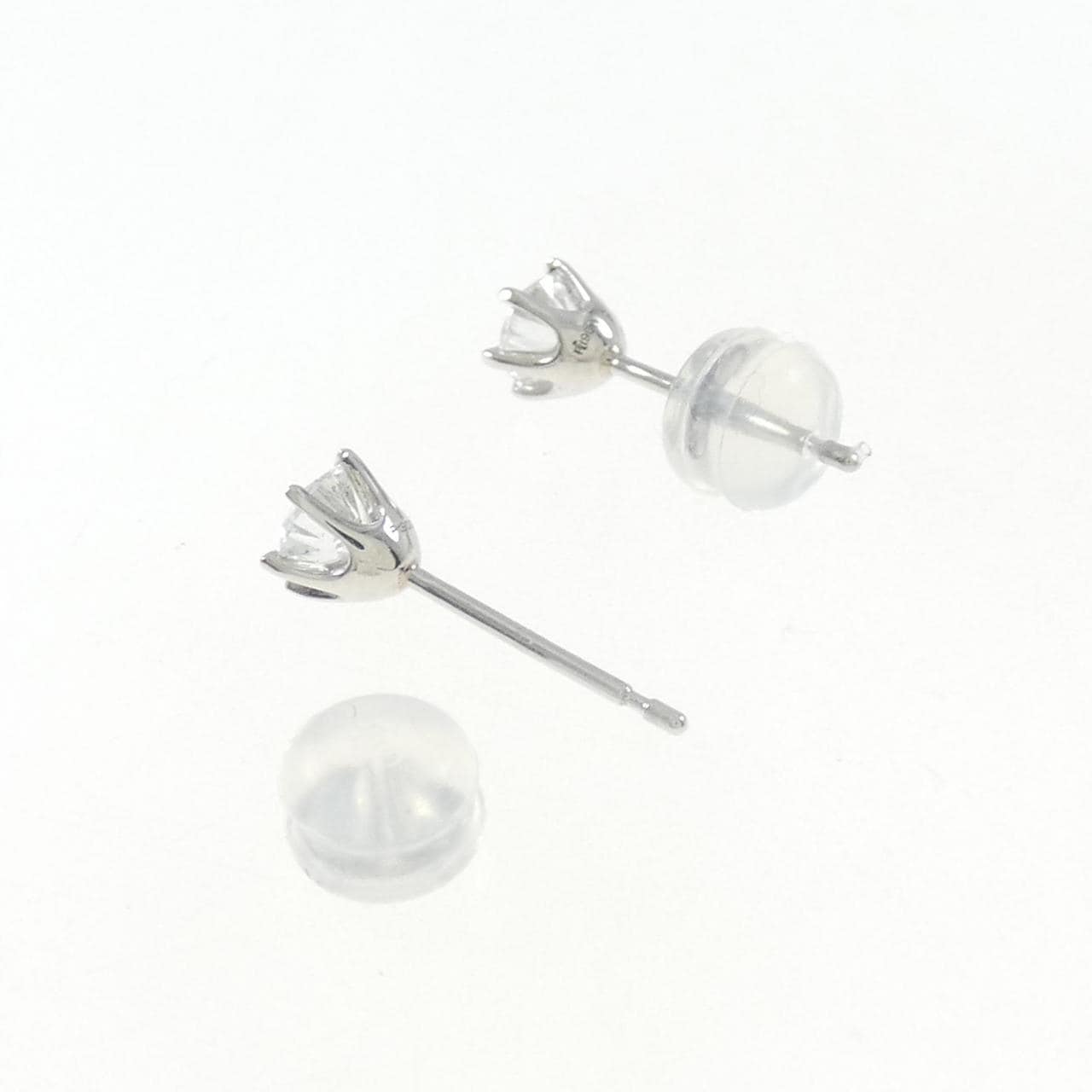 【新品】PT ダイヤモンド ピアス 0.218CT 0.213CT E SI2 Good