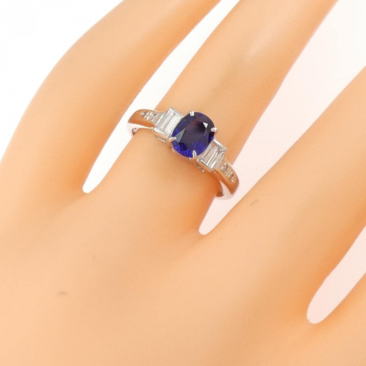 PT900 サファイヤ リング 1.05CT