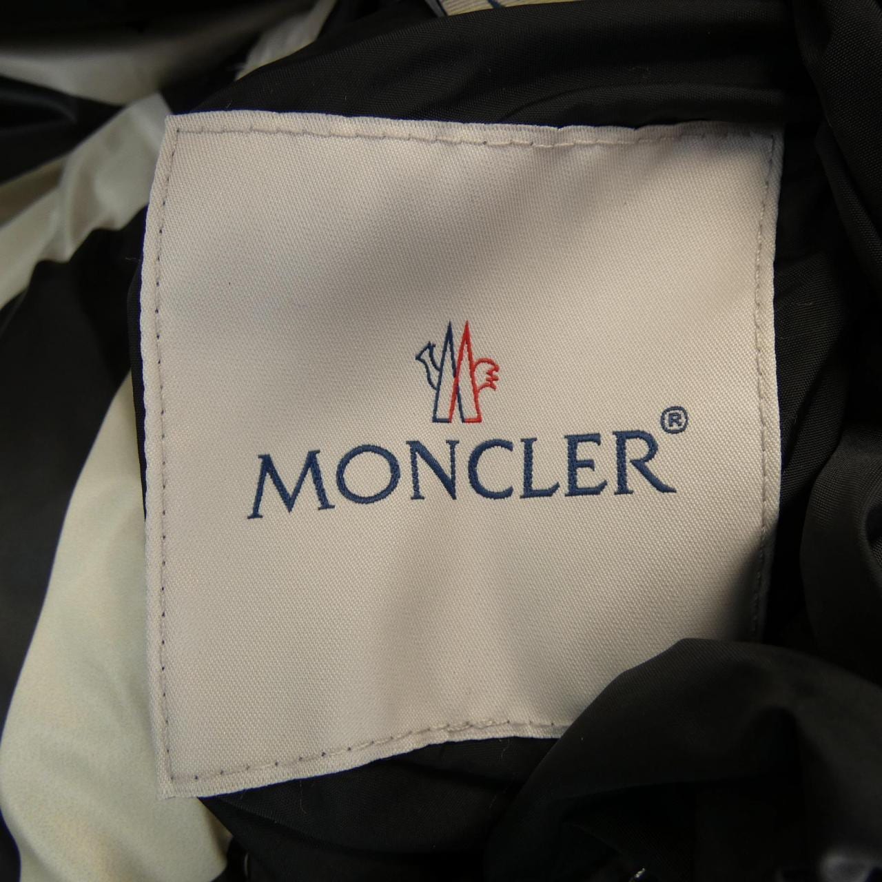 モンクレール MONCLER ダウンジャケット