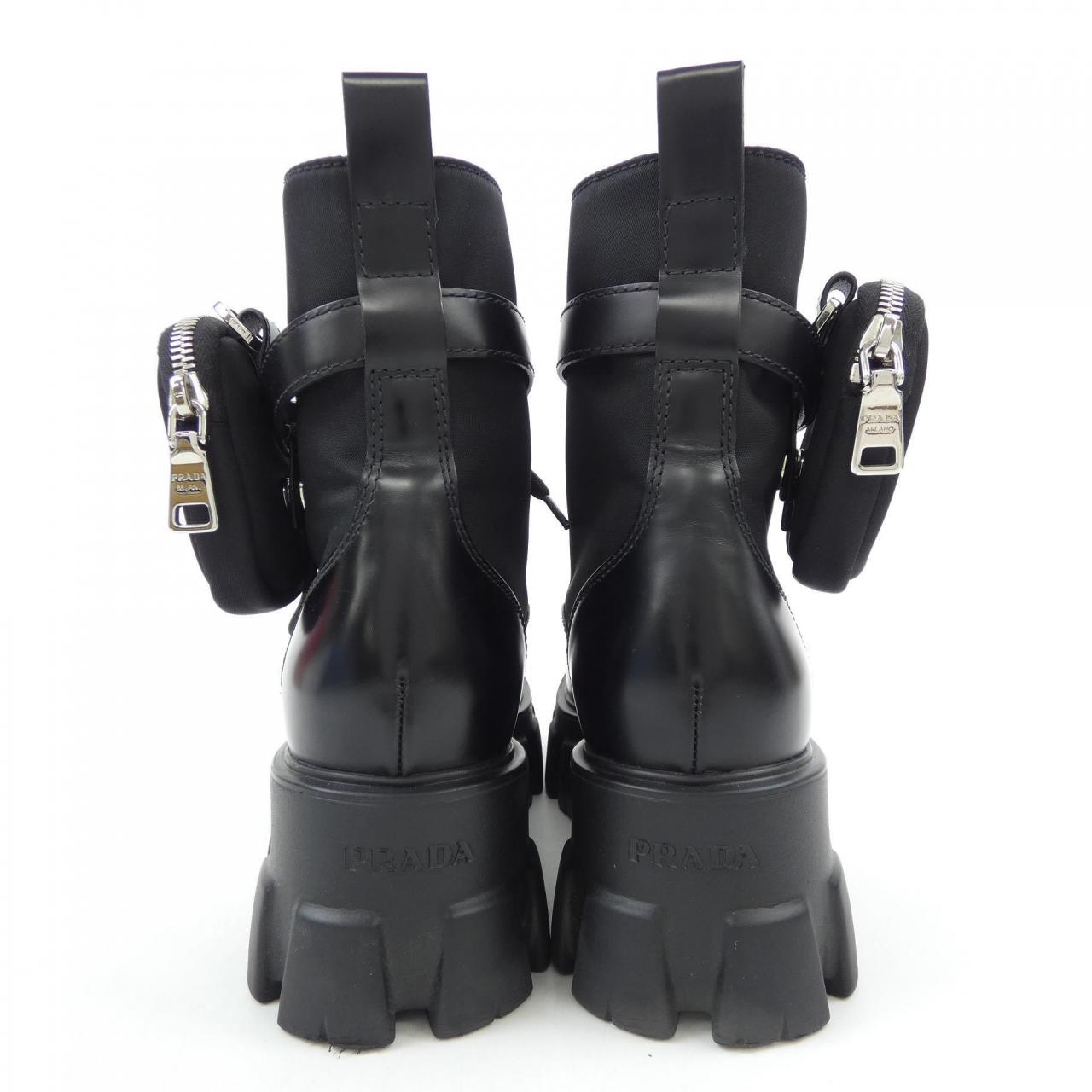 プラダ PRADA モノリス トライアングルロゴ 1T255M ブーツ