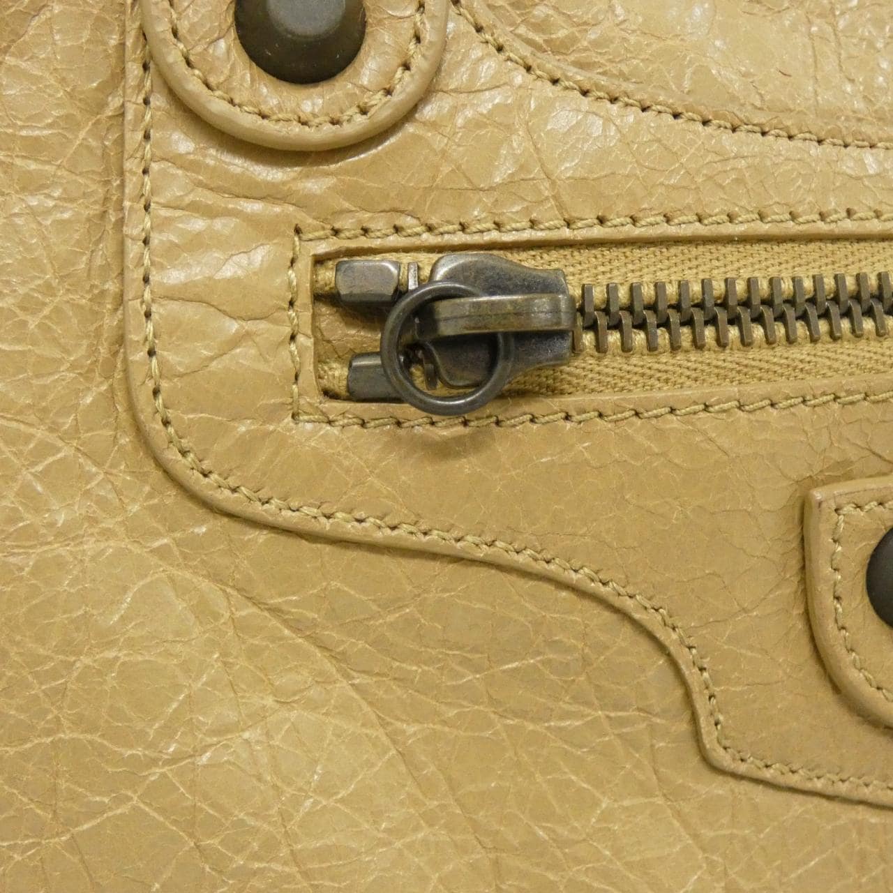 バレンシアガ THE TOWN 240579 D94JT バッグ