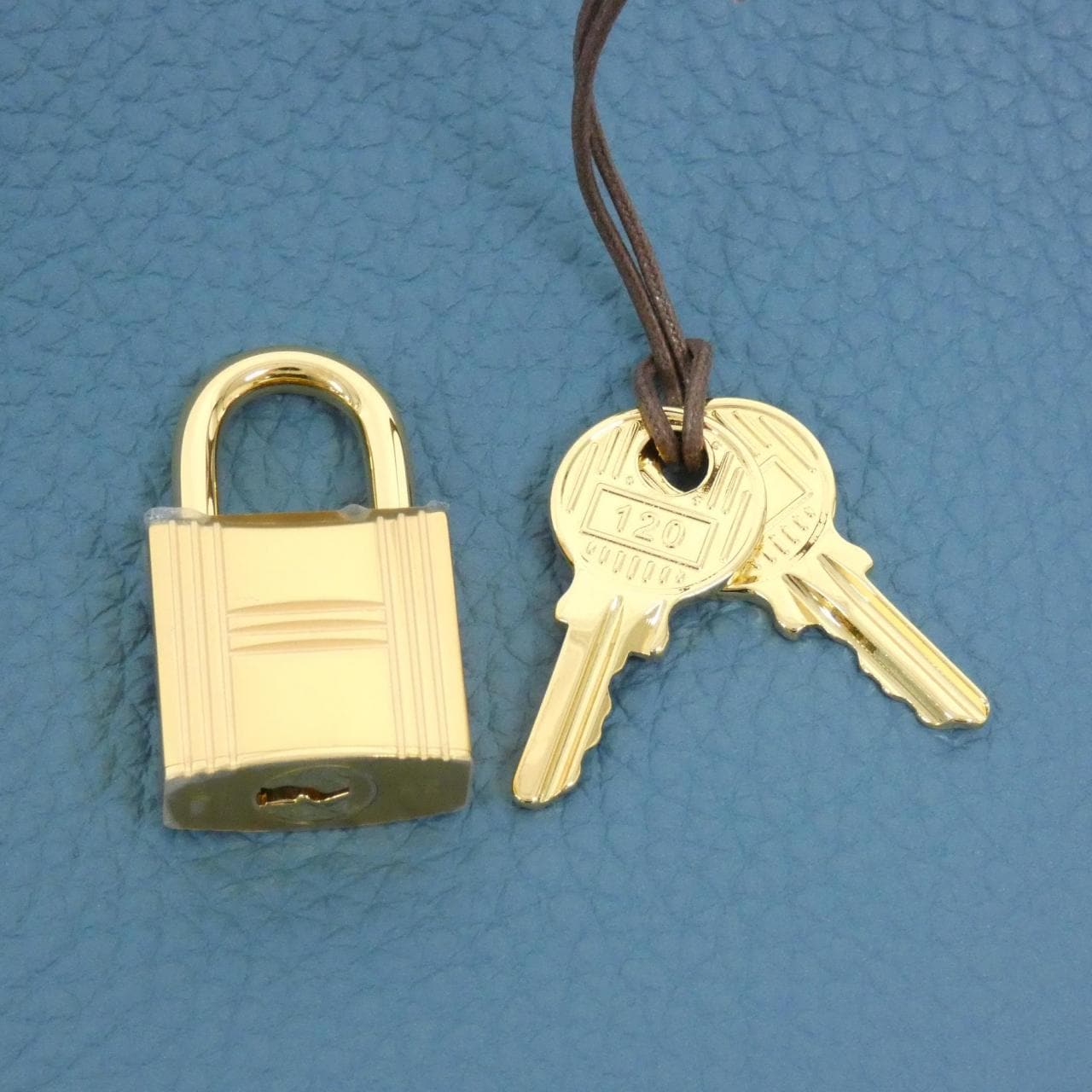 エルメス　ピコタンロックpm空箱　パドロック120鍵のみ　購入店領収書等 HERMES ピコタンロック PM空箱 説明書 販売証明書 - メルカリ