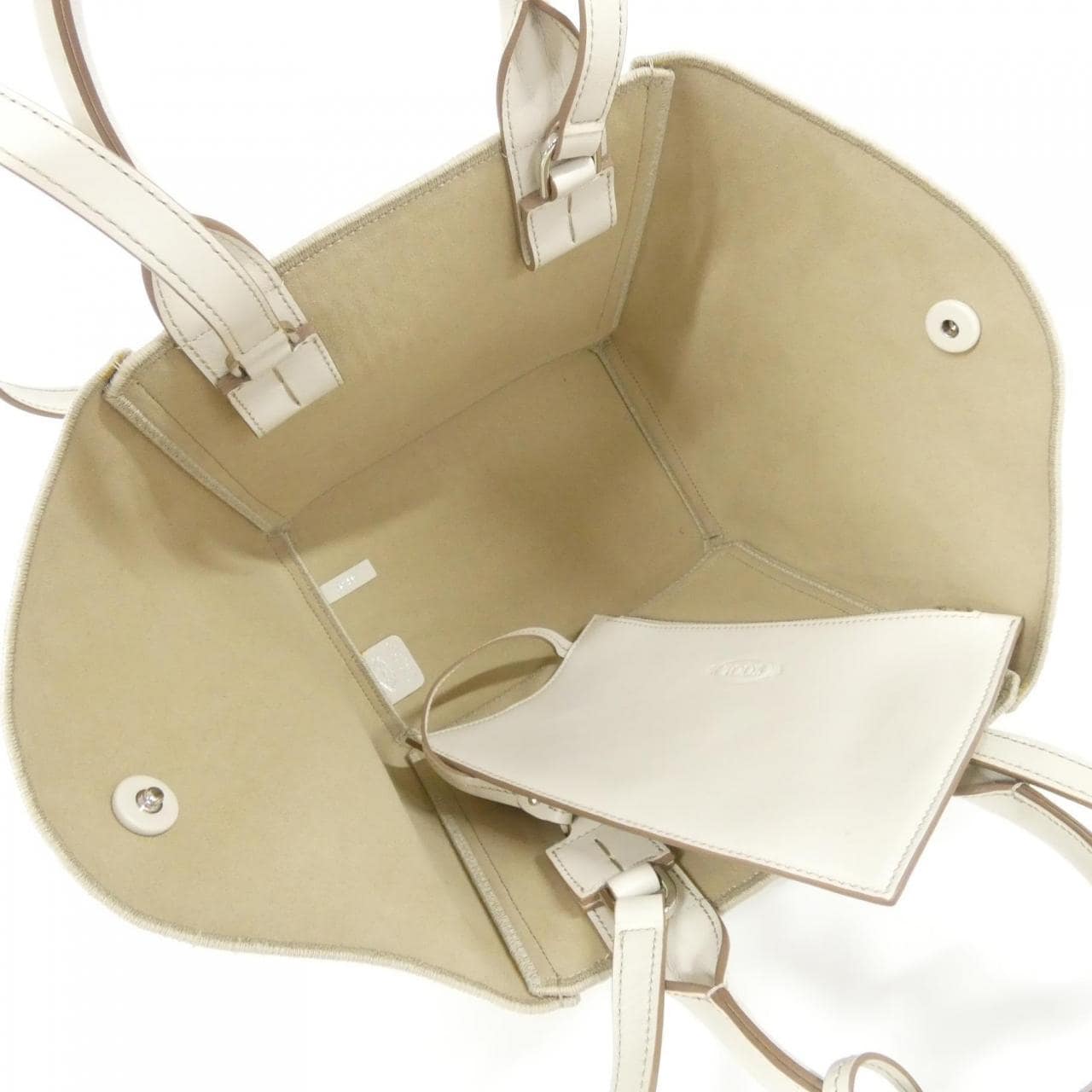 トッズ XBWCLTA0200TIP3Q71 バッグ