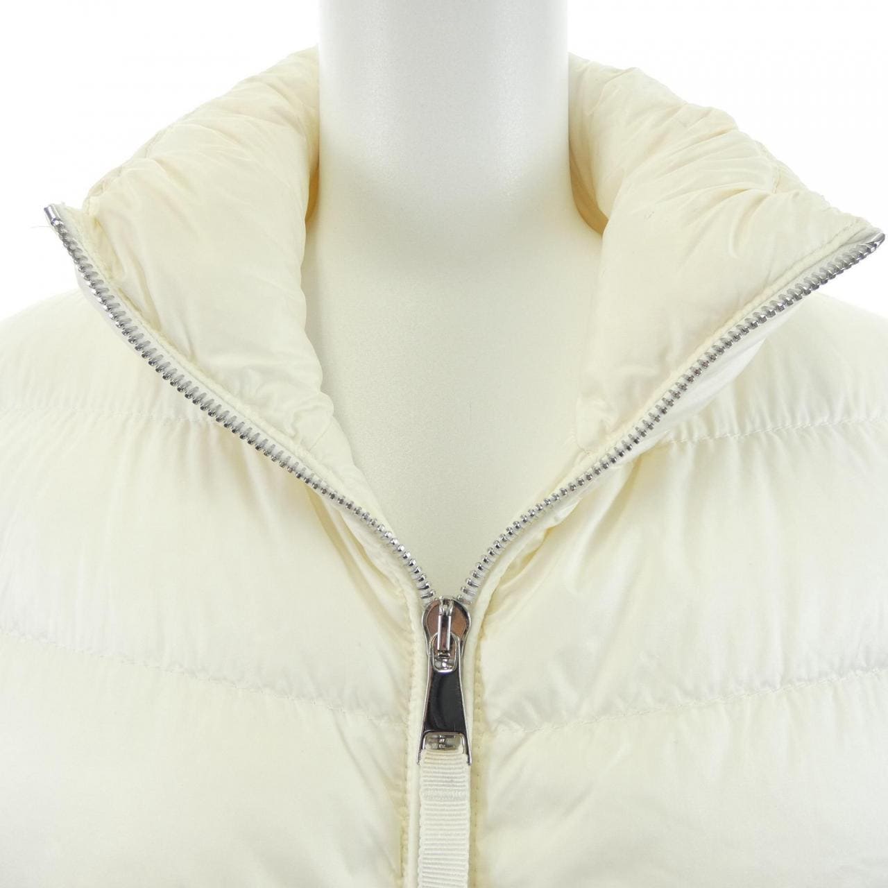モンクレール MONCLER 20939B00030 ダウンジャケット