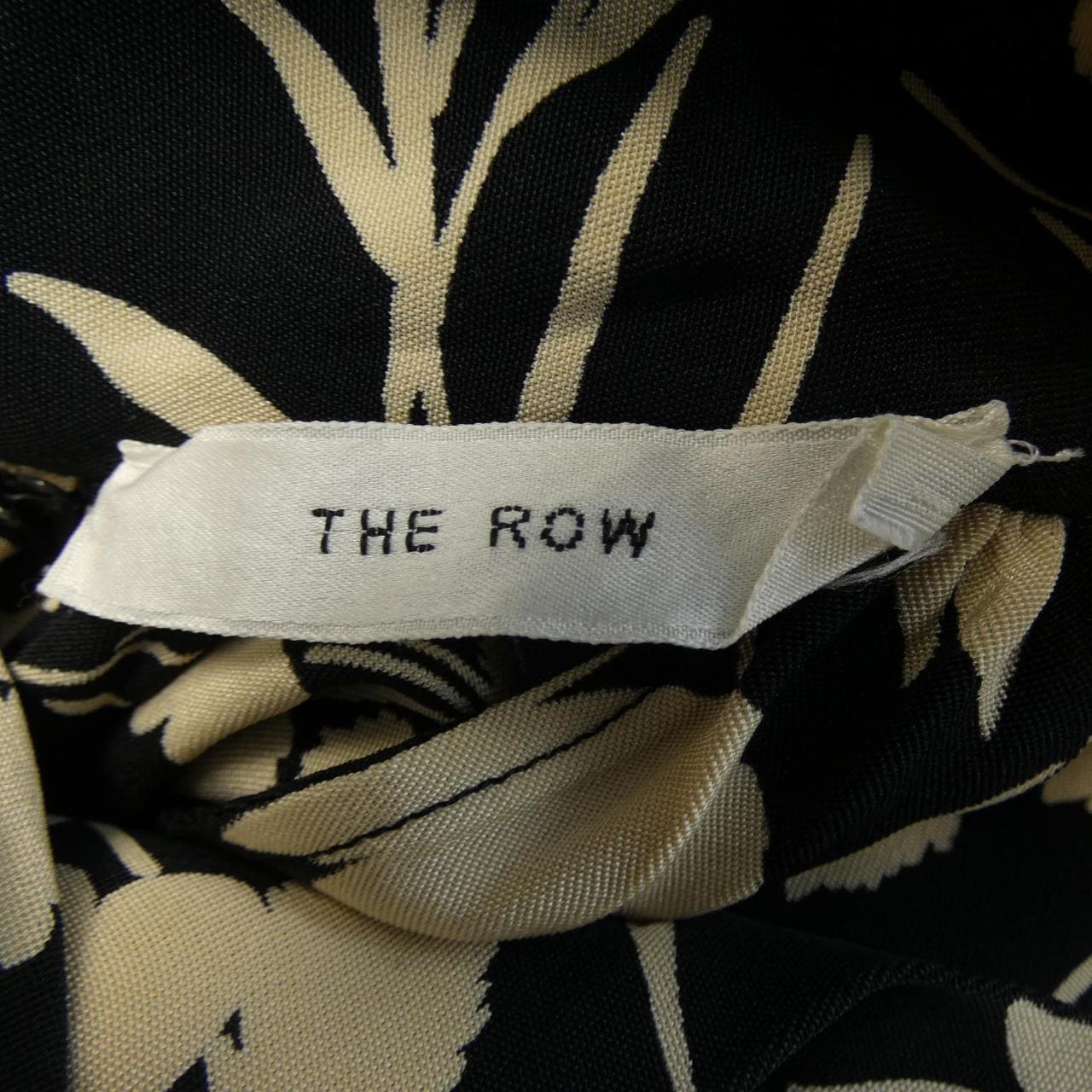 ザロウ THE ROW トップス
