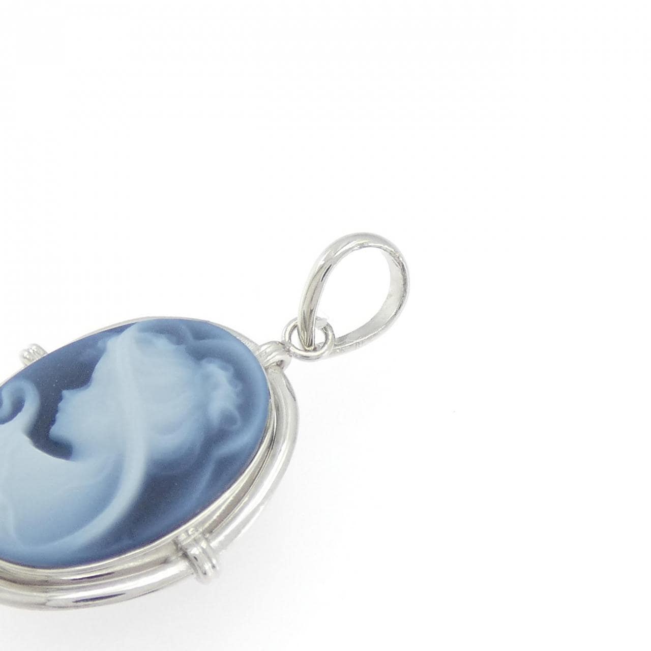 K18WG瑪瑙浮雕吊墜