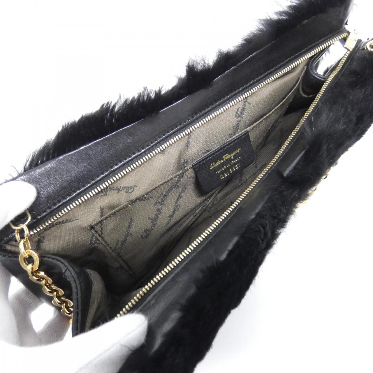 サルヴァトーレフェラガモ 21 5857 ショルダーバッグ