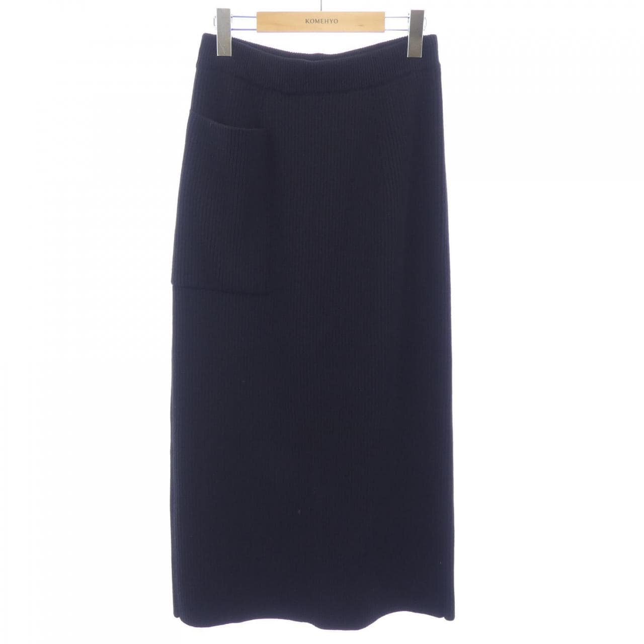 エイトン ATON スカート