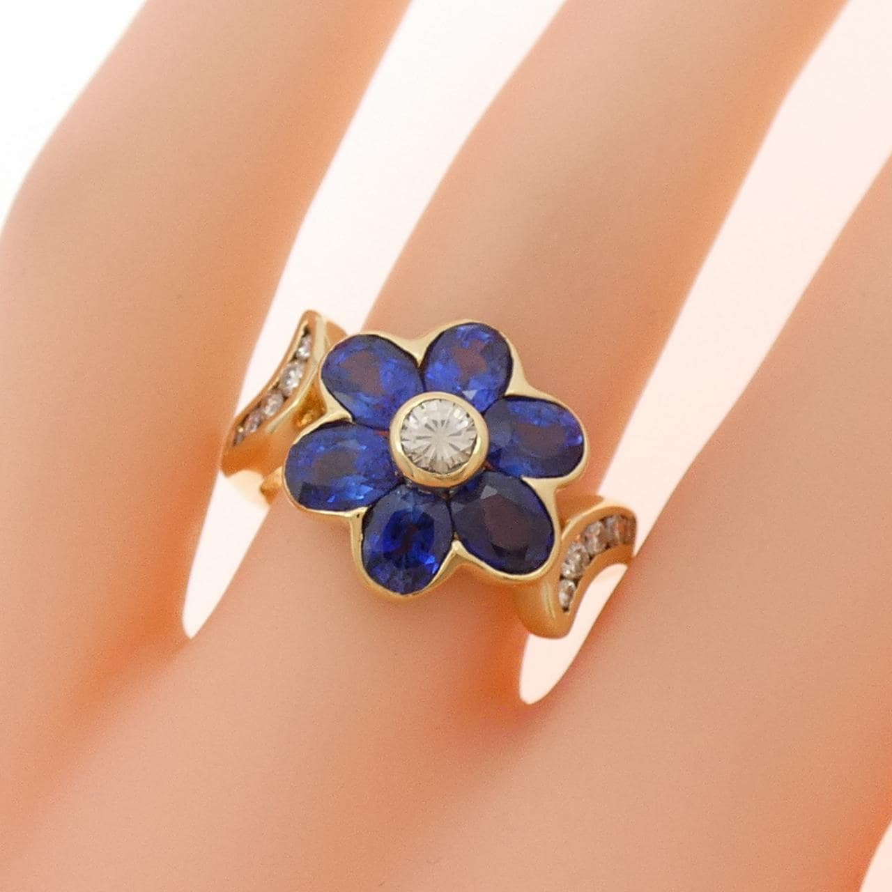 K18YG フラワー サファイヤ リング 3.17CT