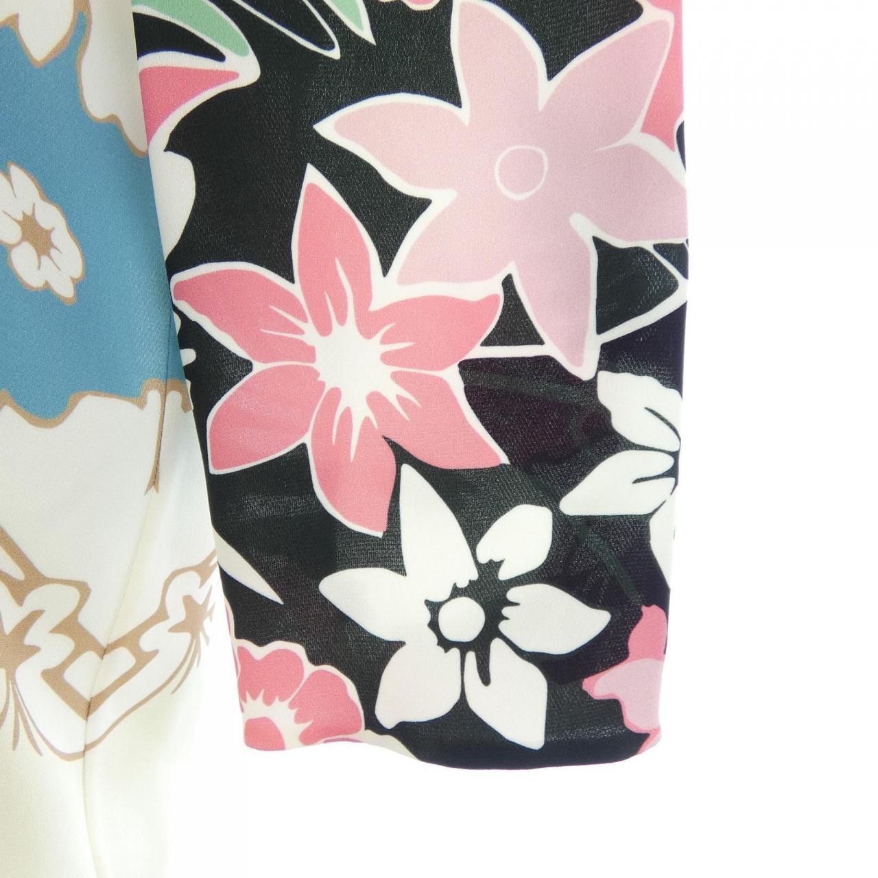 ヴァレンティノ VALENTINO VB3AE5M667V トップス