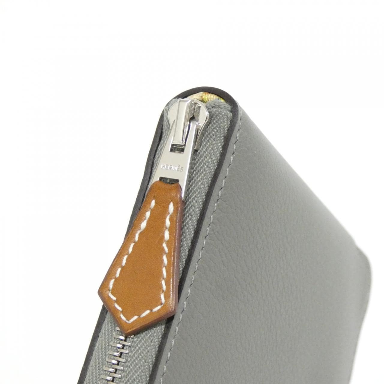 【未使用品】エルメス EN LIBERTE シルク イン コンパクト 084541CK 財布