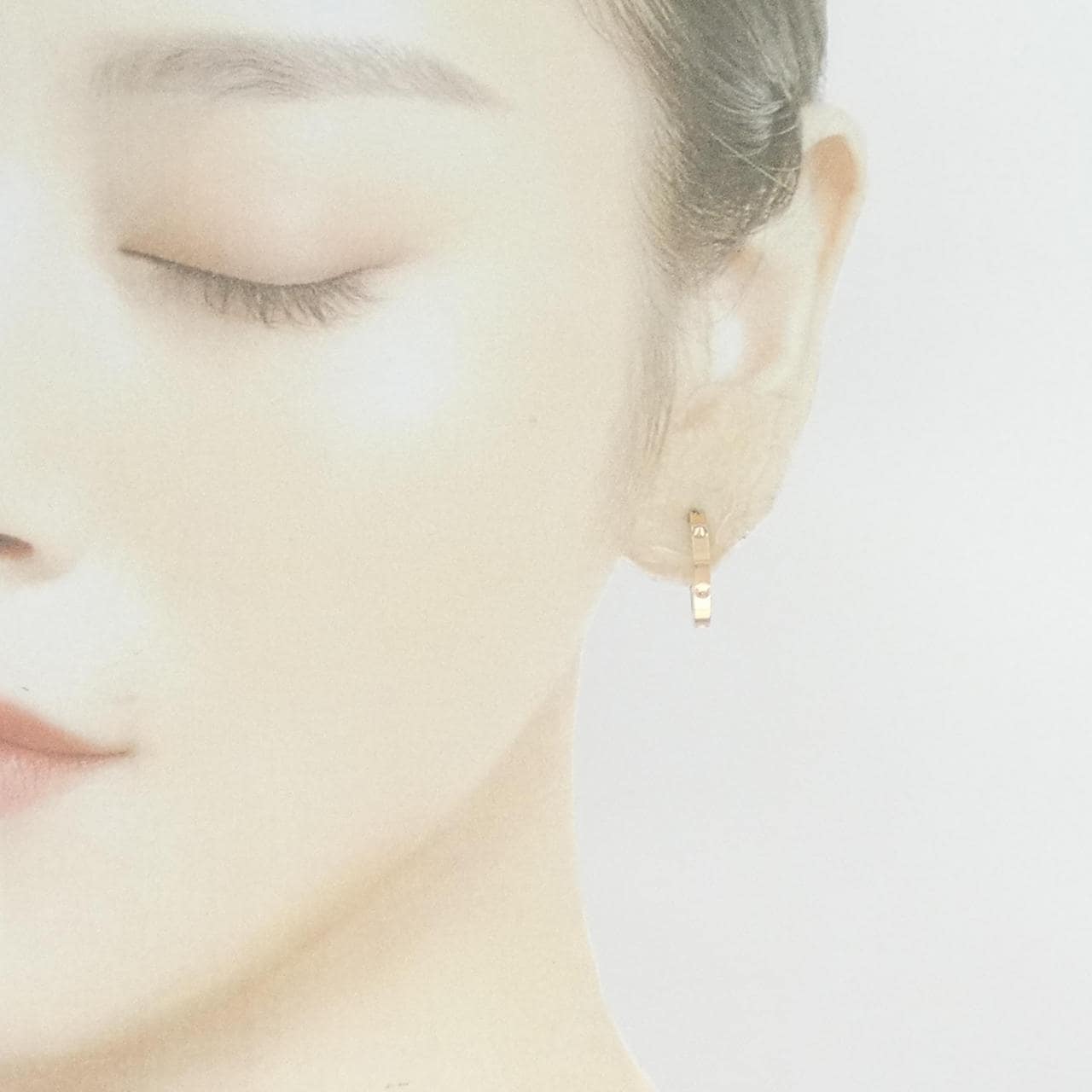 LOUIS VUITTON Empreinte Earrings (One Ear)