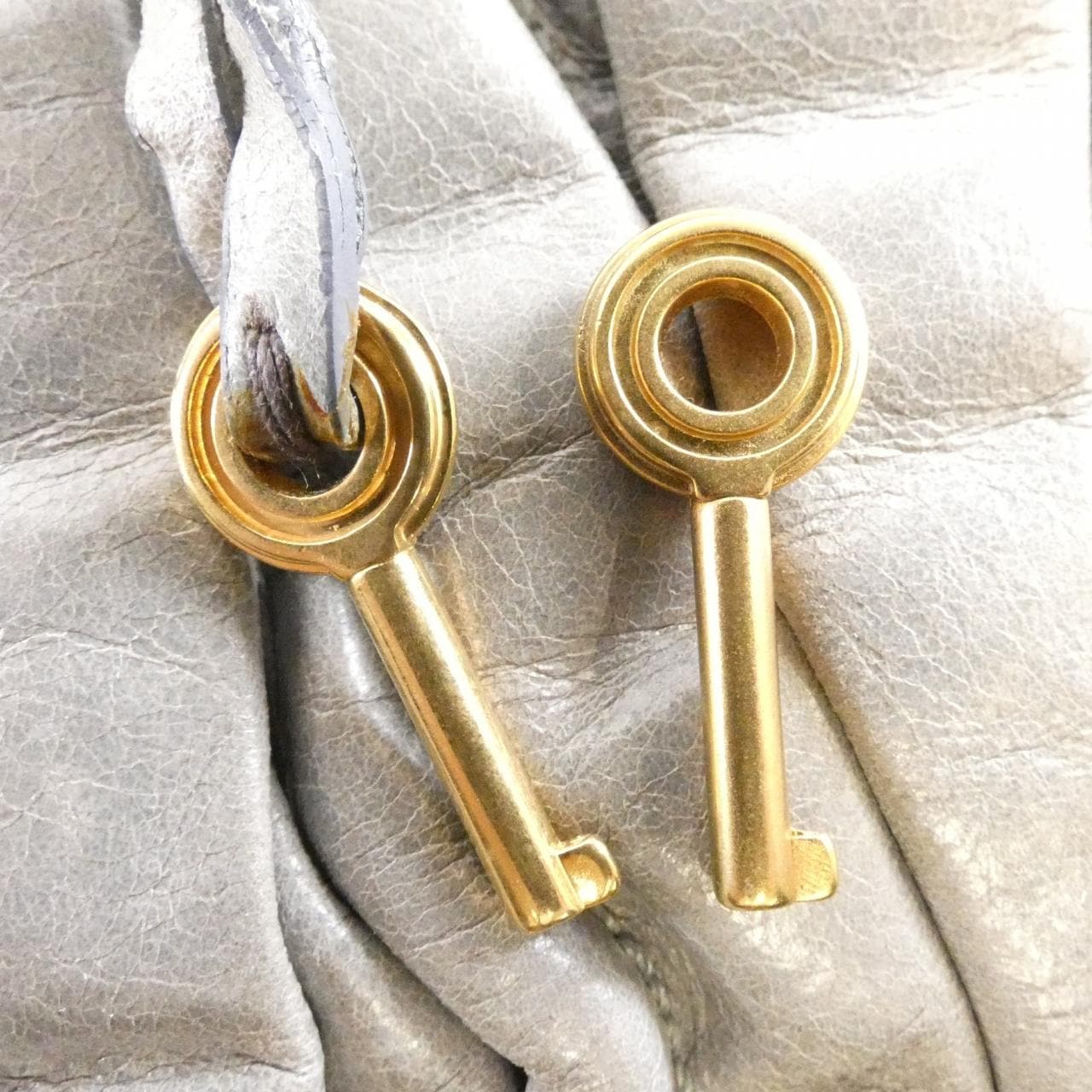 ミュウミュウ RR1300 バッグ