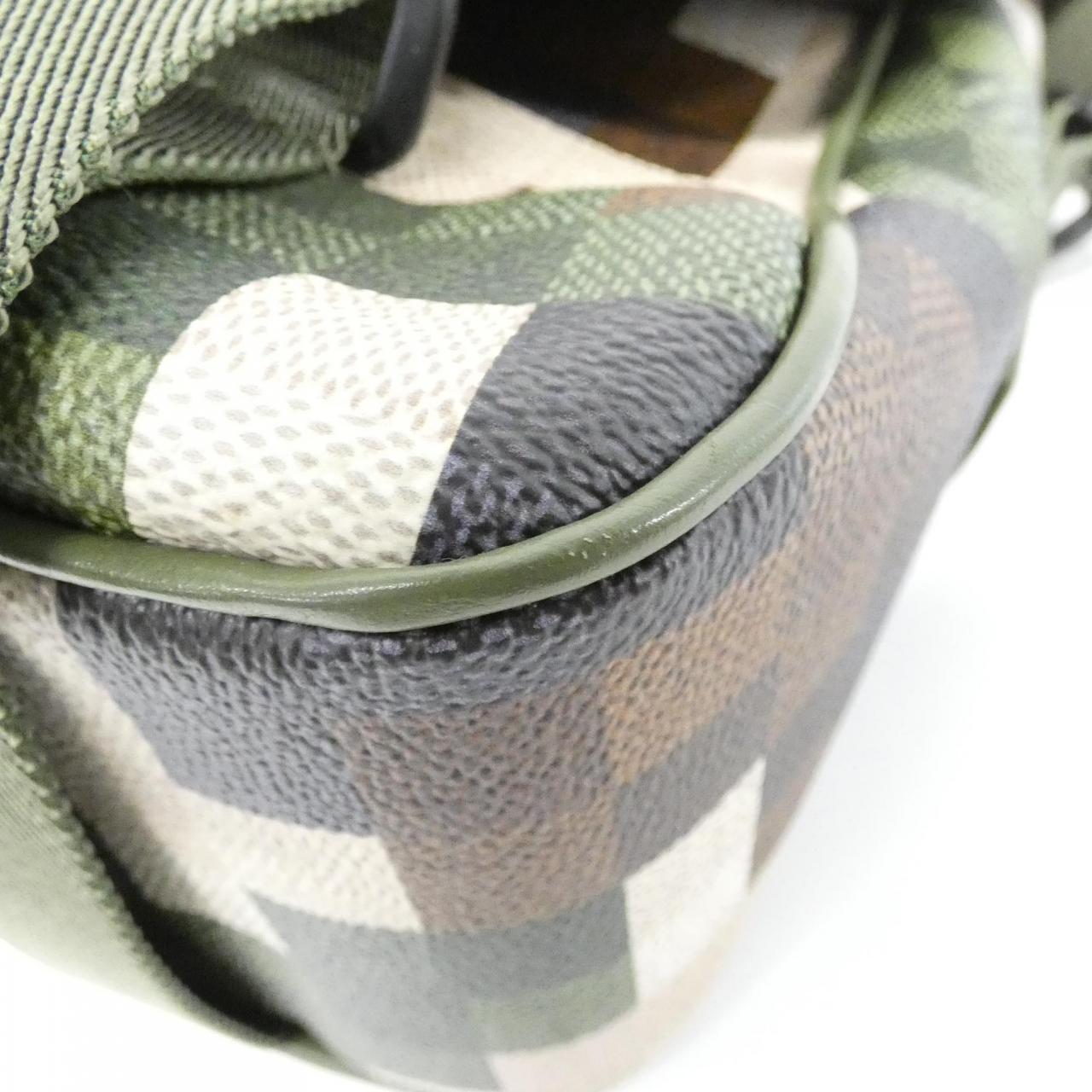 ルイヴィトン ダモフラージュ LVトレイル メッセンジャー M24449 ショルダーバッグ