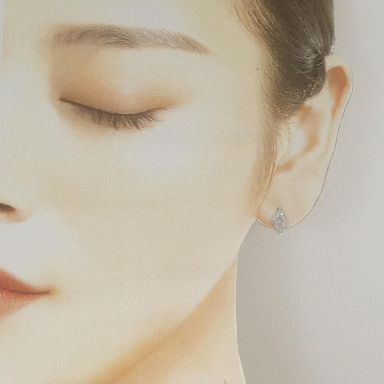 K14WG ダイヤモンド ピアス 0.06CT