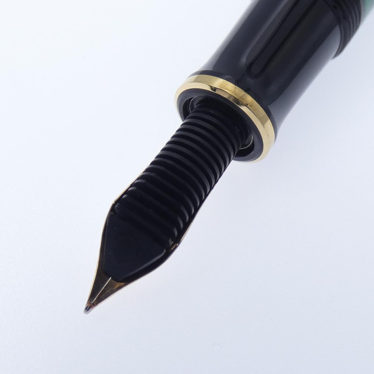Pelikan Souverän M400 Black Fountain Pen