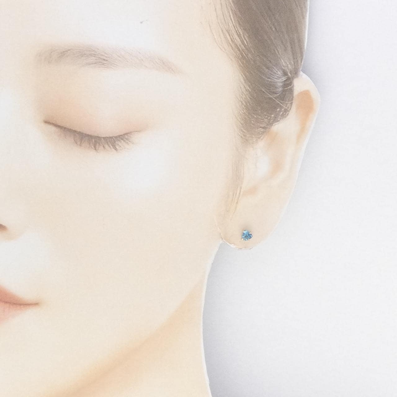 K18YG heart blue Topaz earrings
