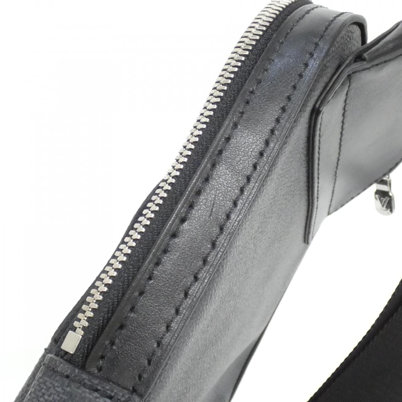 ルイヴィトン ダミエ グラフィット アヴェニュー スリングバッグ N45302 ショルダーバッグ