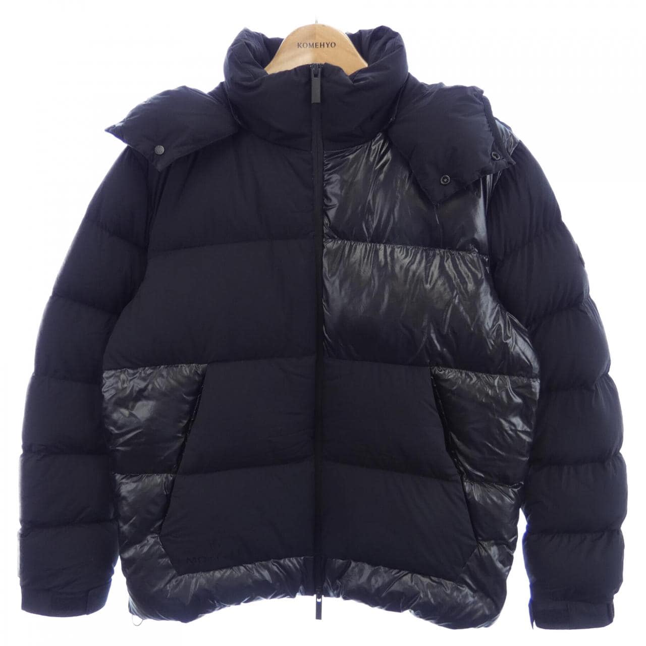 モンクレール MONCLER ダウンジャケット