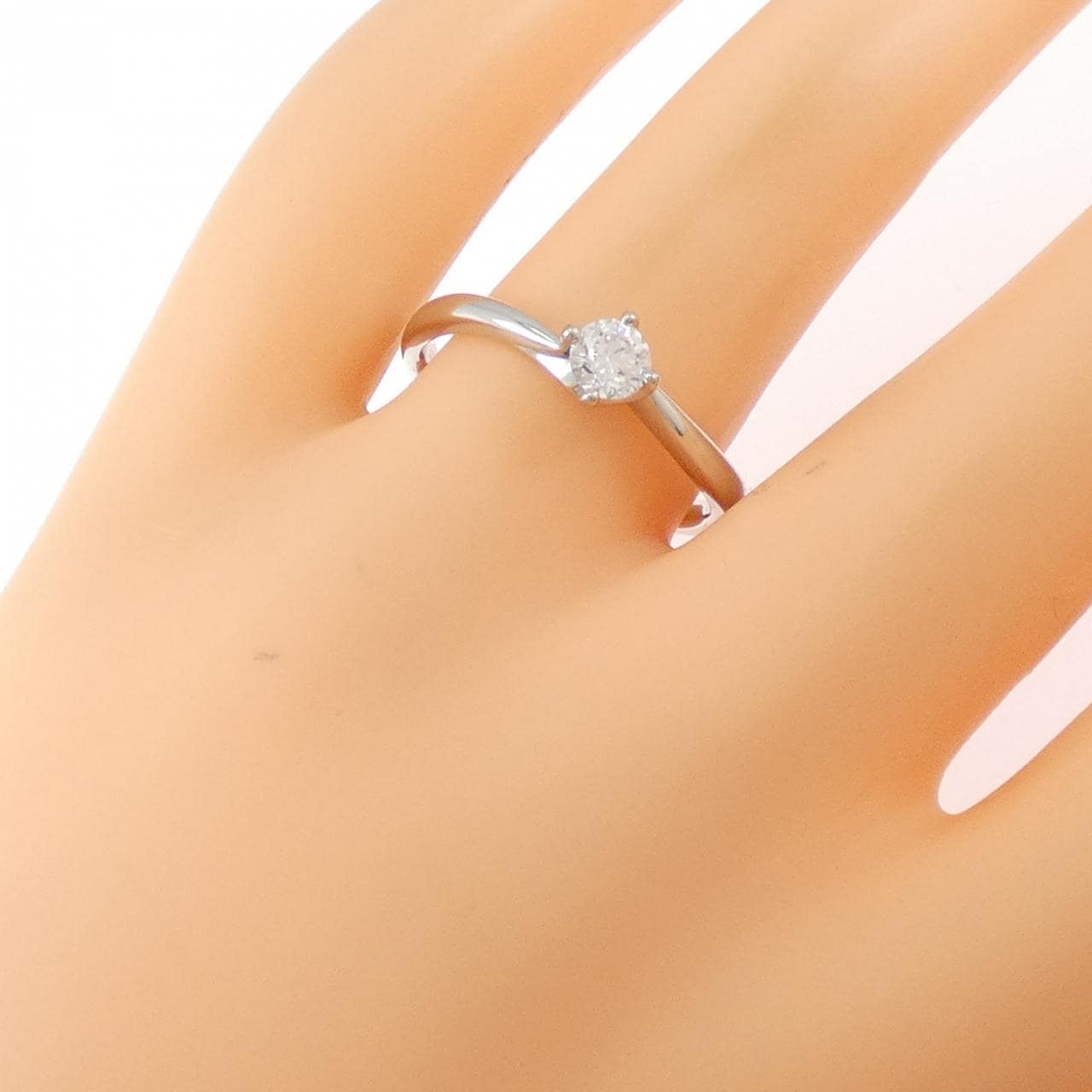 GSTB戒指0.30CT D VVS2 3EXT