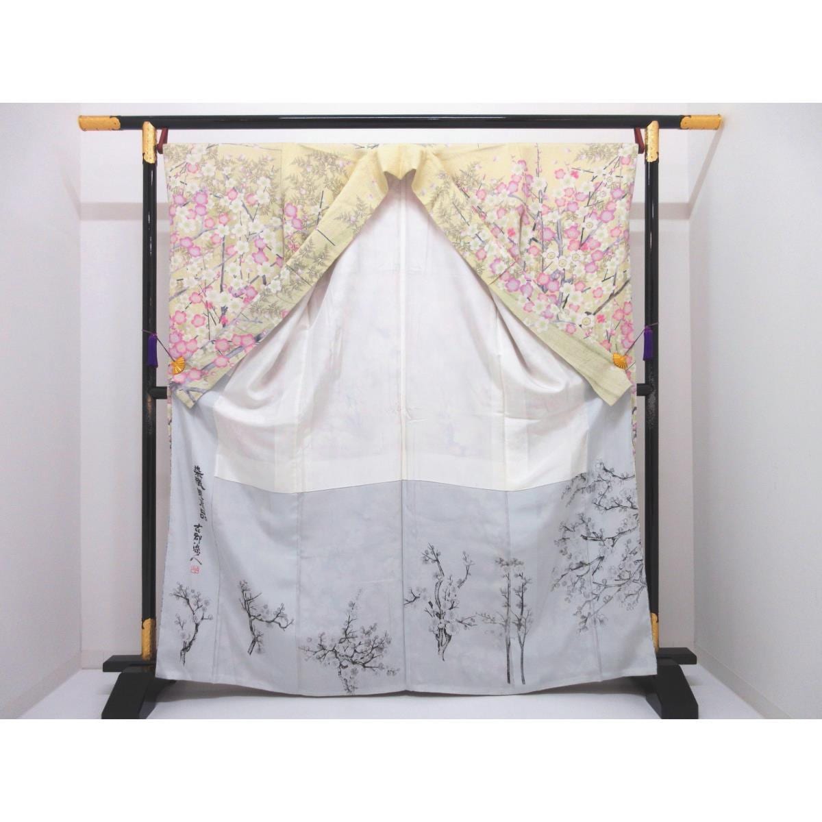 Furisode Kimono by Yamaoka Koto, 2-piece set of kimono and nagajuban