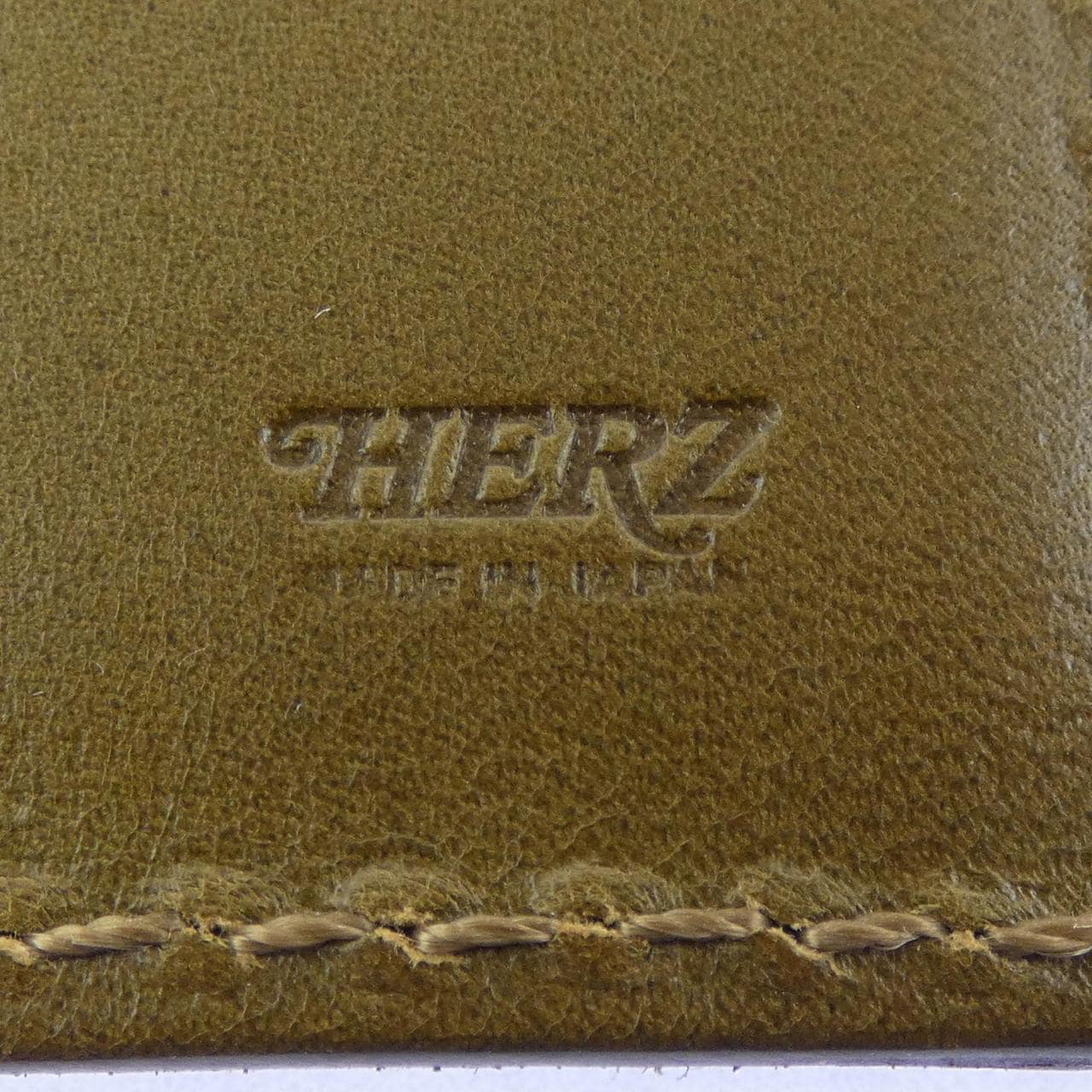 ヘルツ HERZ PASS CASE