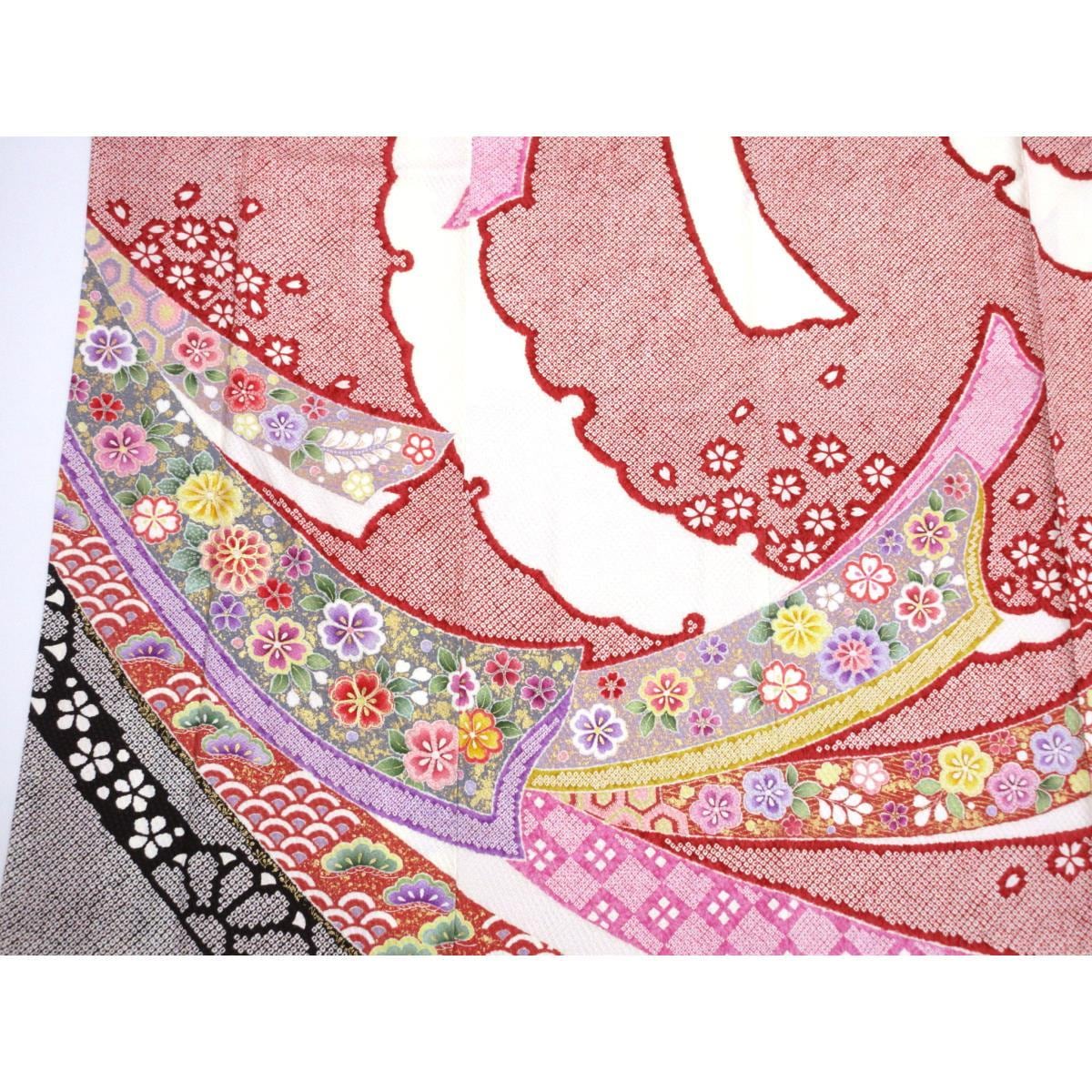 振袖　友禅金彩加工　刺繍入り