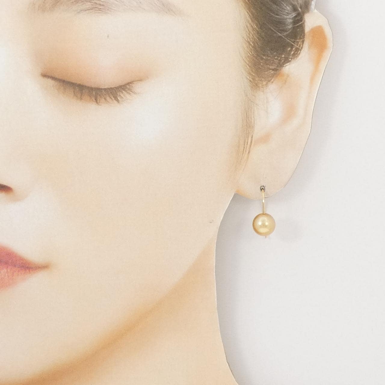 18K White Butterfly Pearl Earrings 8.1mm