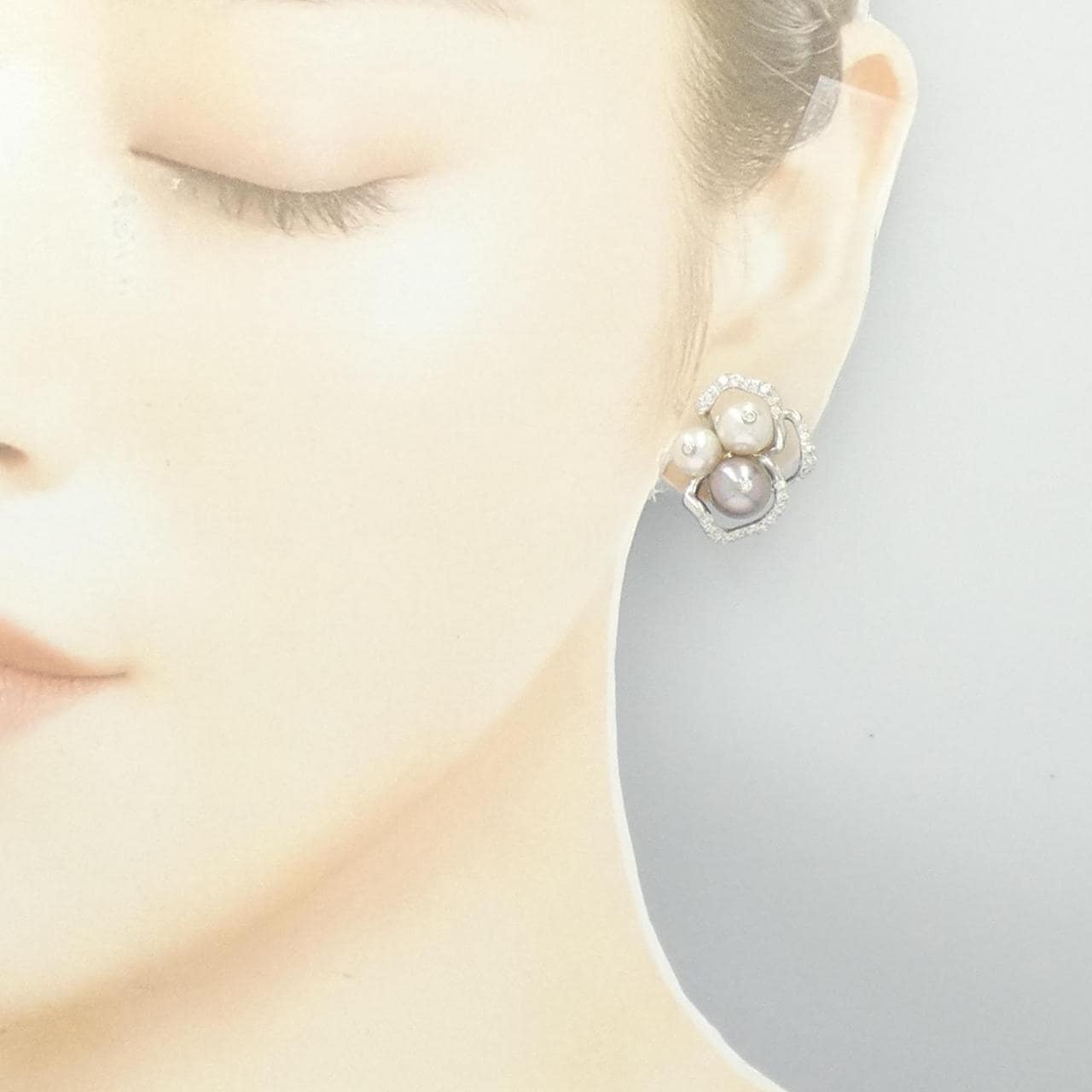 MIKIMOTO pearl earrings