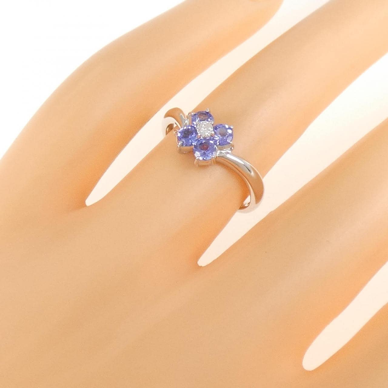 K18WG フラワー タンザナイト リング