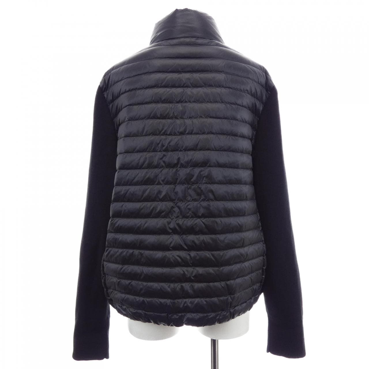 モンクレール MONCLER 10939B00032 M1131 ダウンジャケット