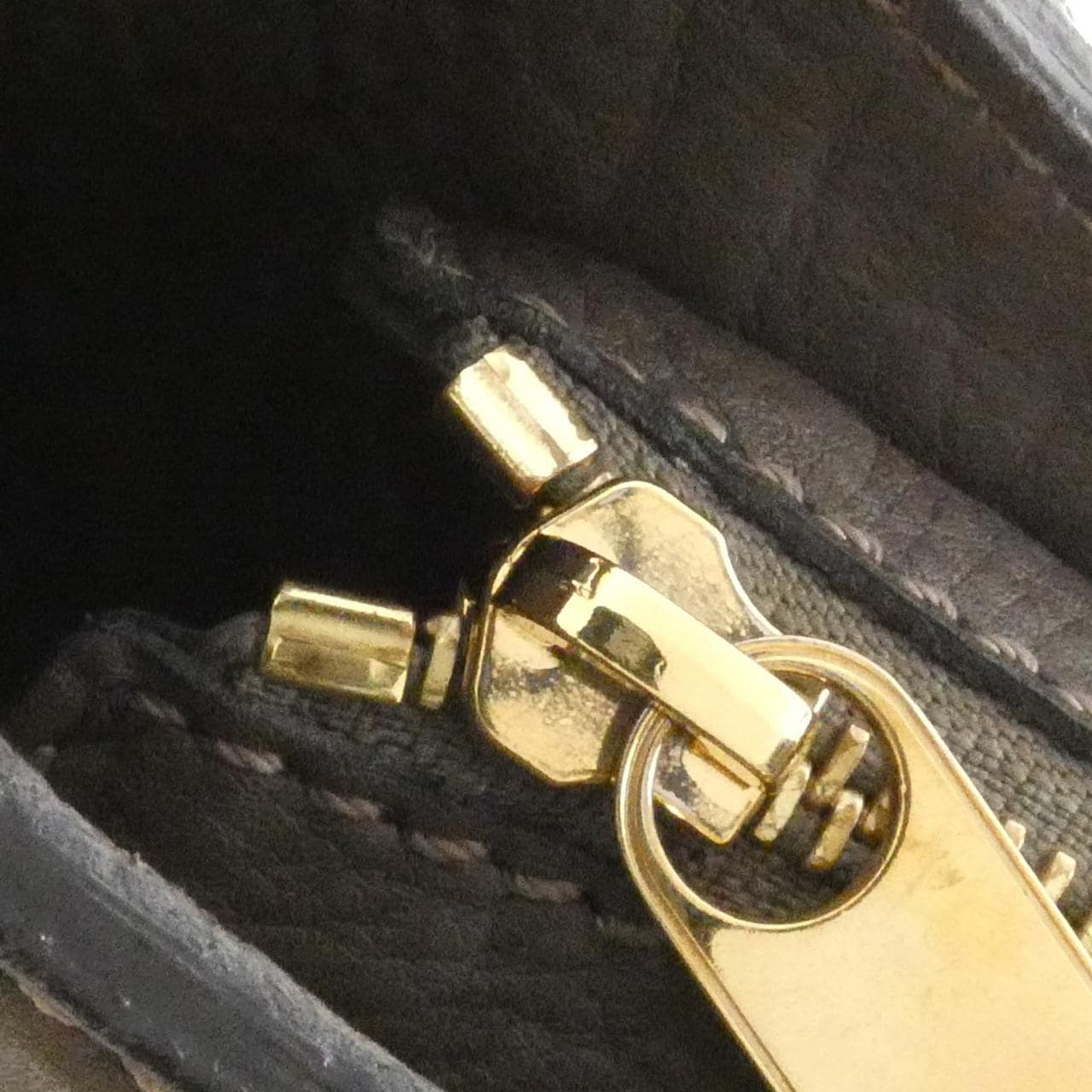 ルイヴィトン マヒナ XS M95768 ショルダーバッグ