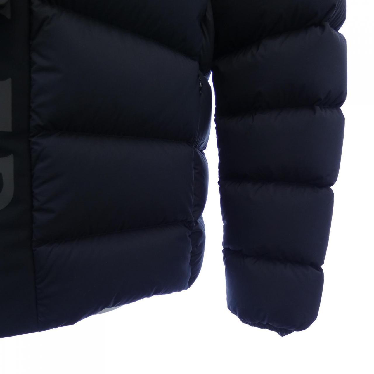 モンクレール MONCLER ダウンジャケット