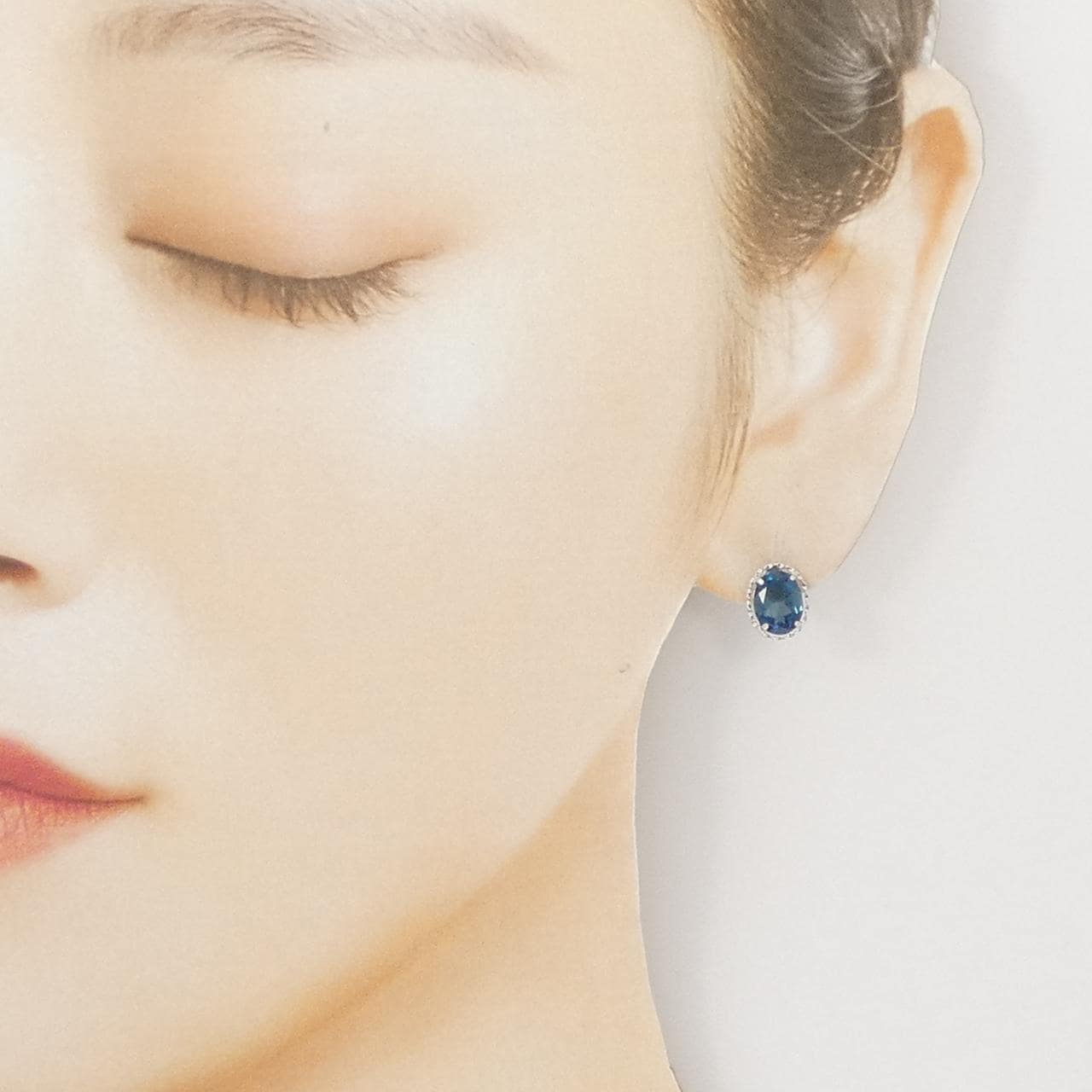 K18WG ブルートパーズ ピアス 2.80CT