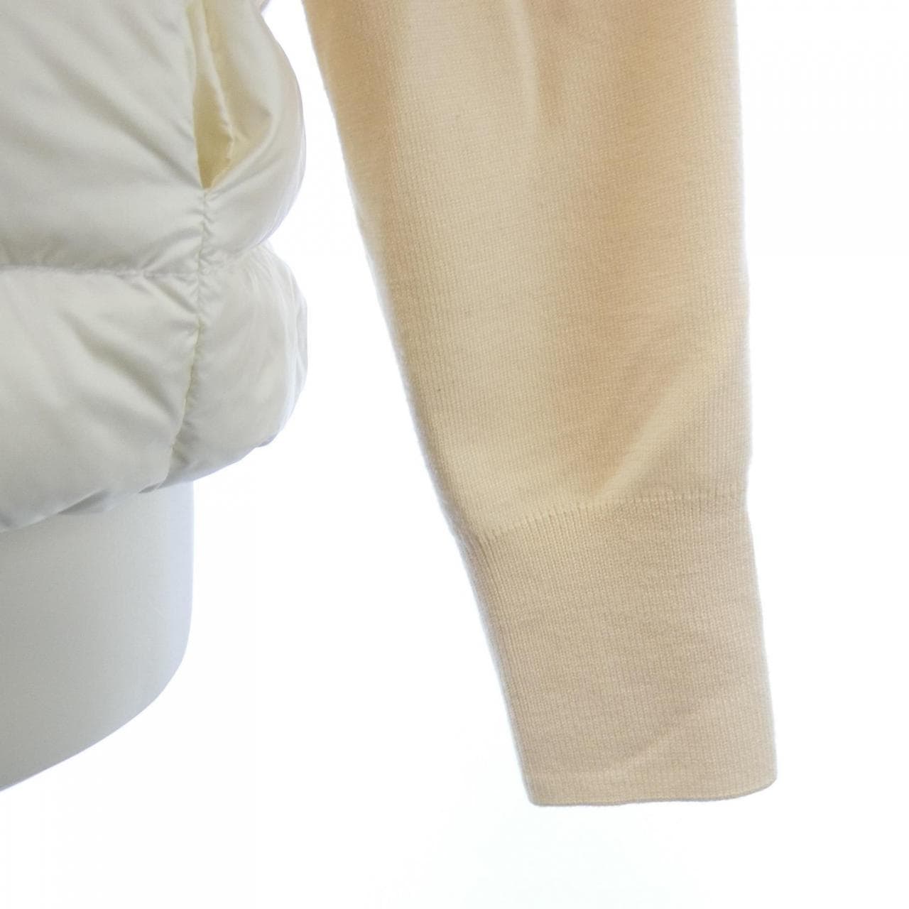 モンクレール MONCLER 20939B00030 ダウンジャケット