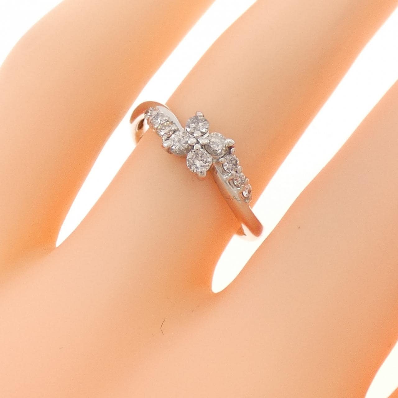 PT900 フラワー ダイヤモンド リング 0.30CT
