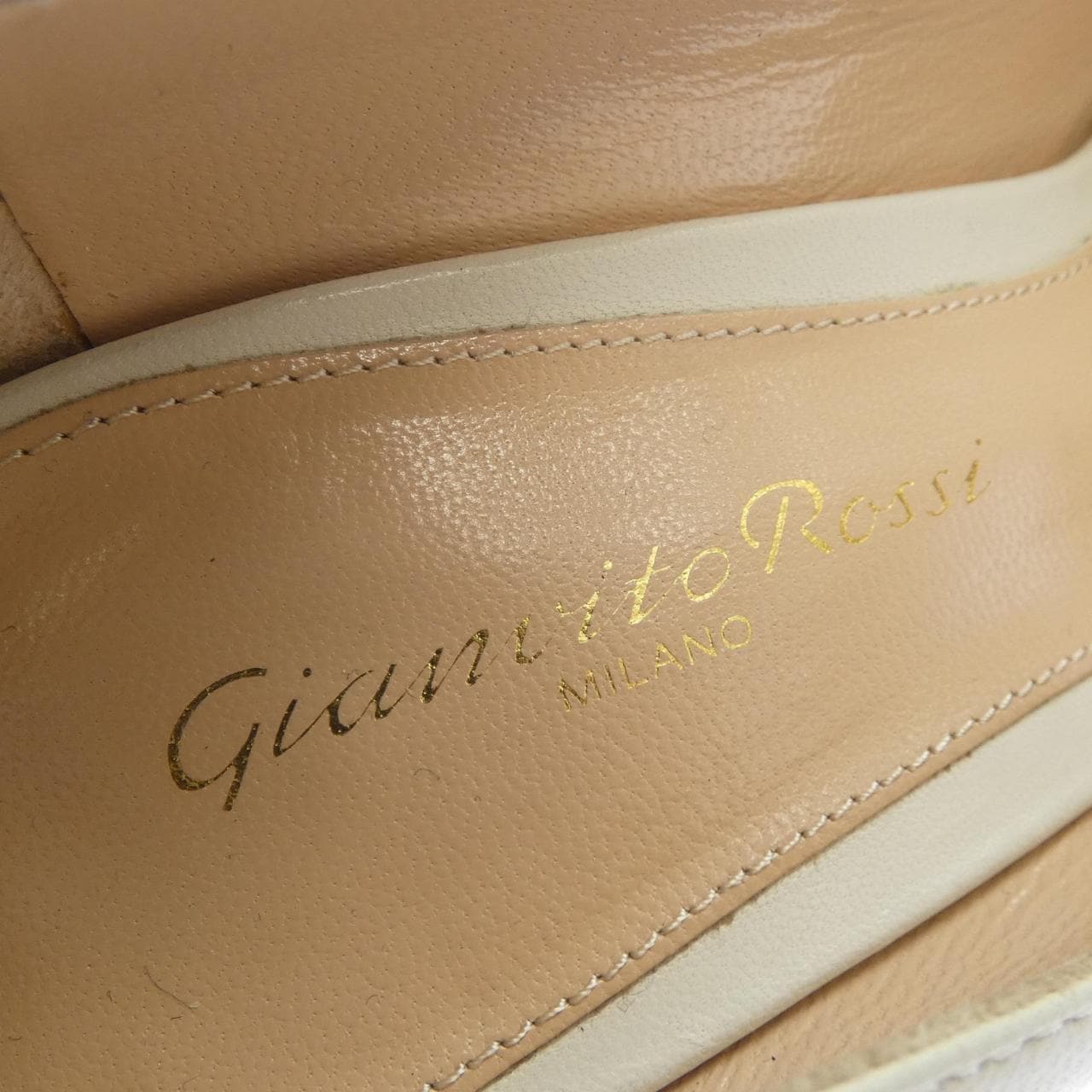ジャンヴィトロッシ GIANVITO ROSSI パンプス