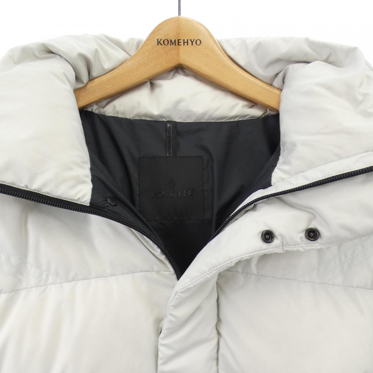 モンクレール MONCLER ダウンジャケット