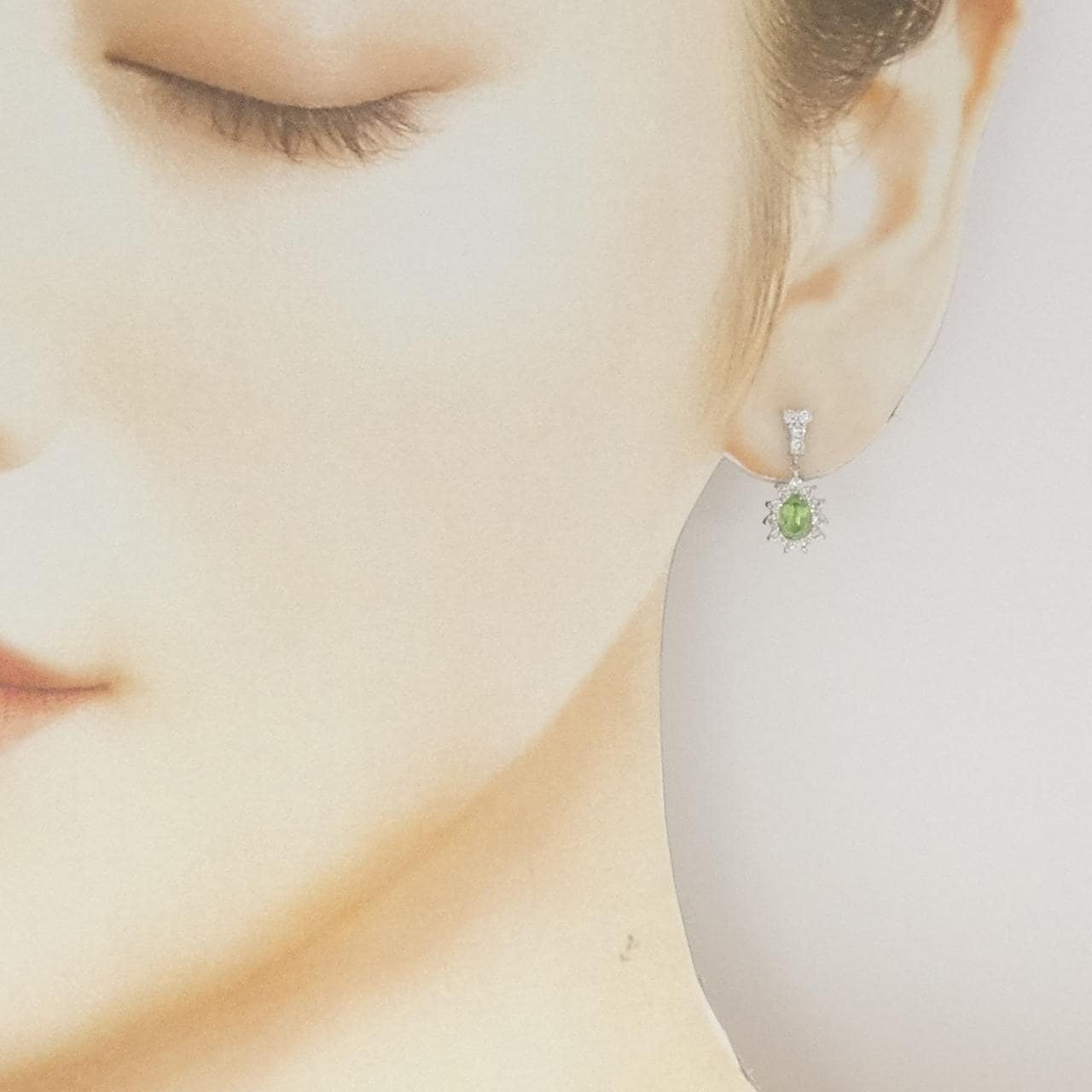 K18WG デマントイドガーネット ピアス 1.04CT