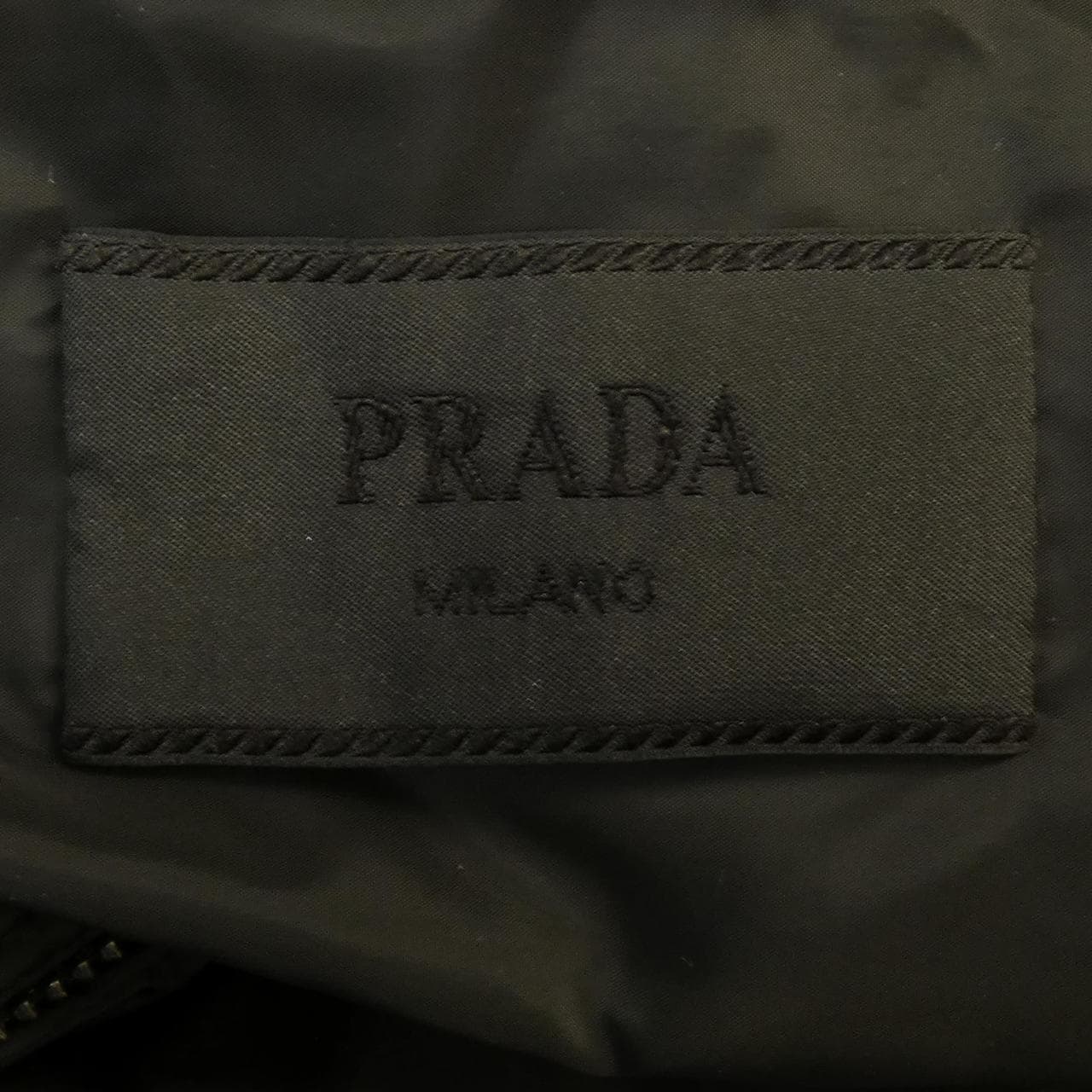 プラダ PRADA トライアングルロゴ SGY091 R132 106O ダウンジャケット