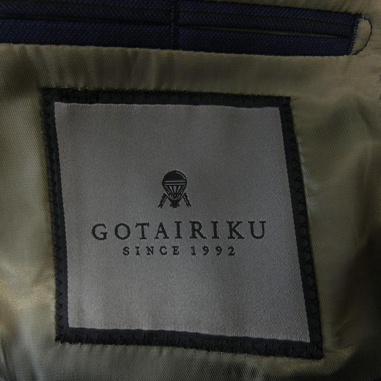 GOTAIRIKU スーツ