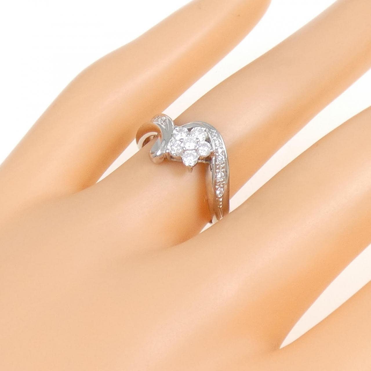 PT Flower Diamond Ring 0.30CT