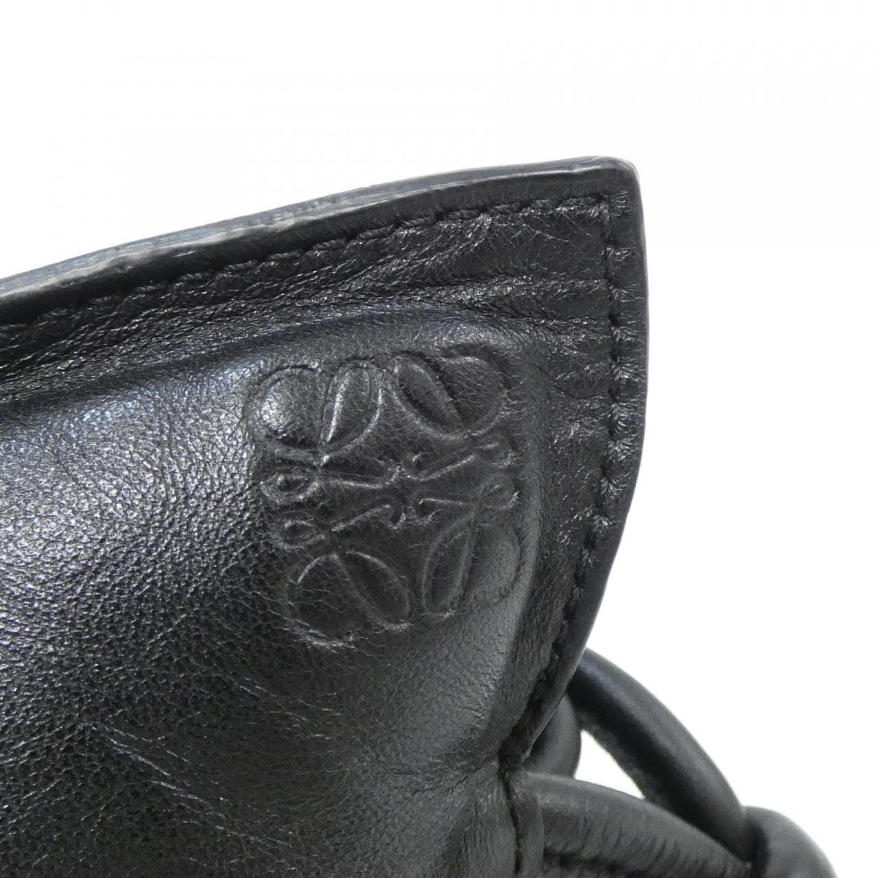 ロエベ パファー フラメンコ クラッチ A411FC1X67 バッグ