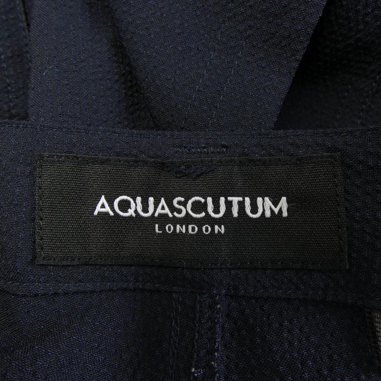 アクアスキュータム Aquascutum パンツ