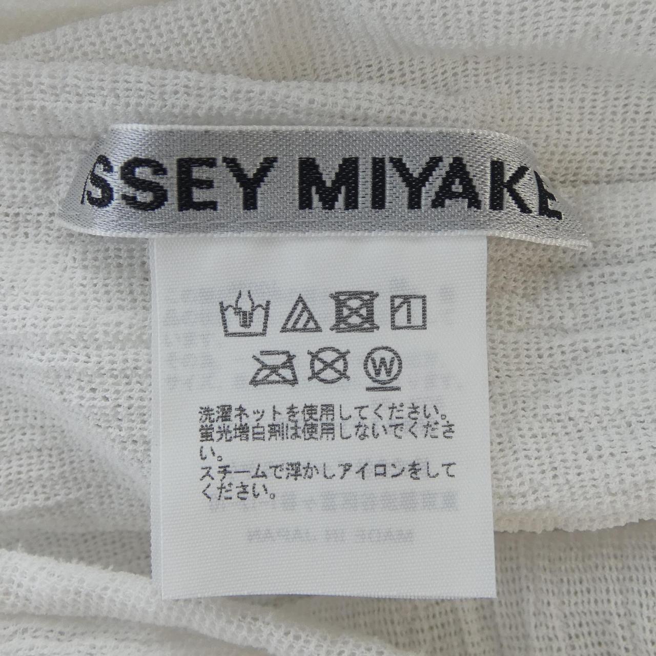 イッセイミヤケ ISSEY MIYAKE ワンピース