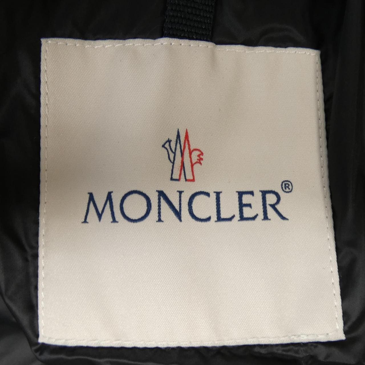 モンクレール MONCLER ダウンジャケット