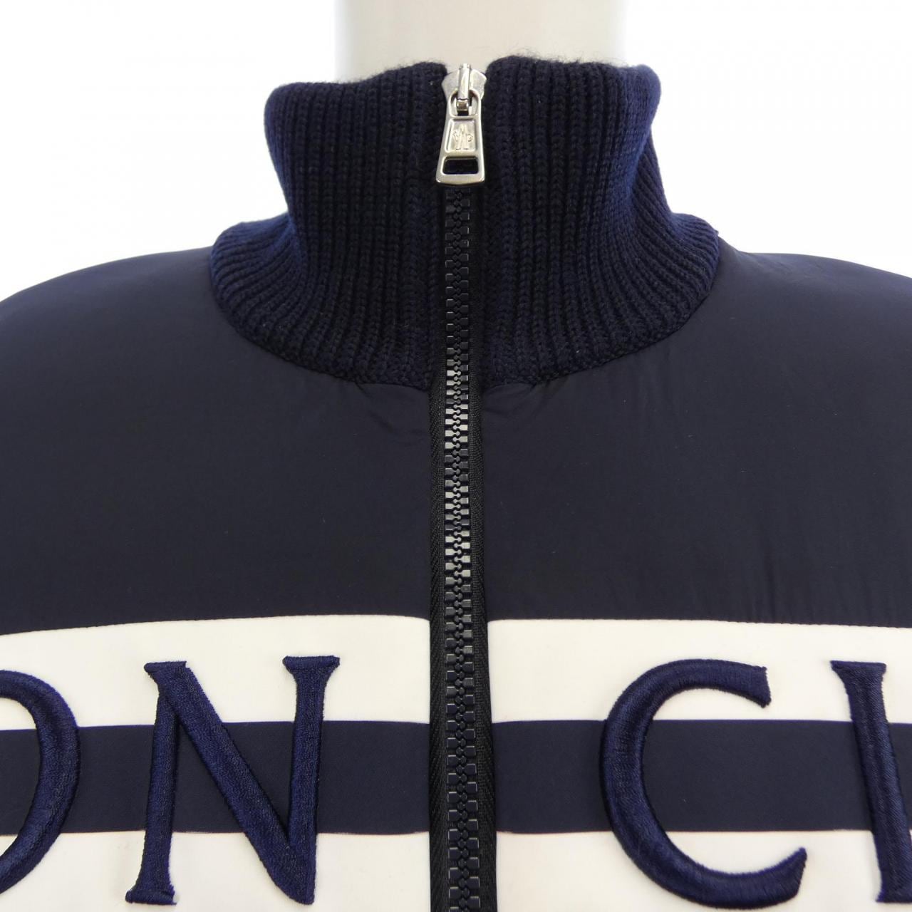 モンクレール MONCLER 20919B00001 ダウンジャケット
