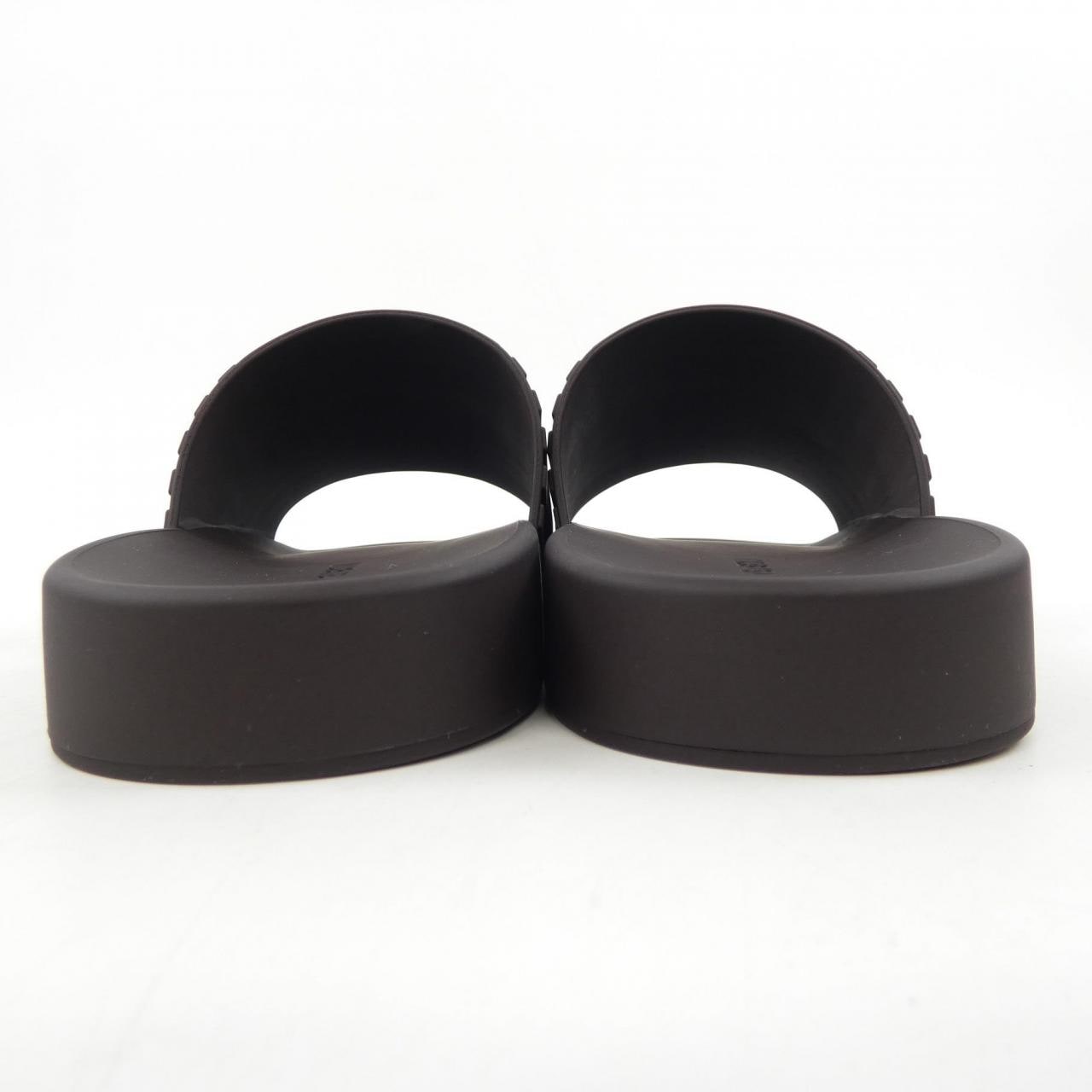 ボッテガヴェネタ BOTTEGA VENETA 690105　V1060　2113 サンダル