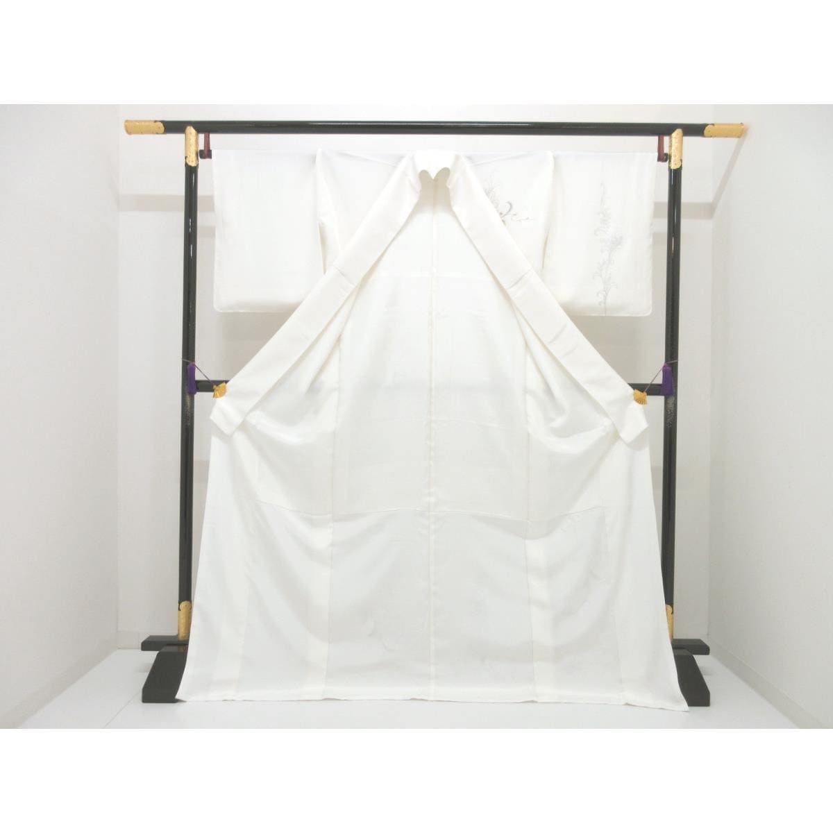 【未使用品】訪問着　銀彩加工刺繍入り