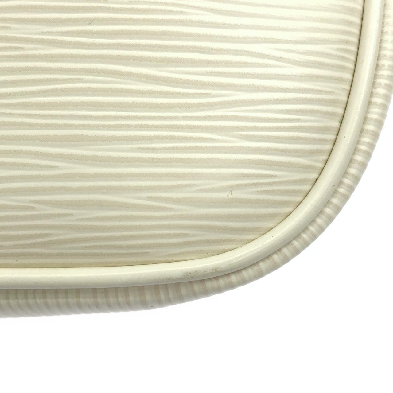 ルイヴィトン エピ ポシェット モンテーニュ M5929J ショルダーバッグ